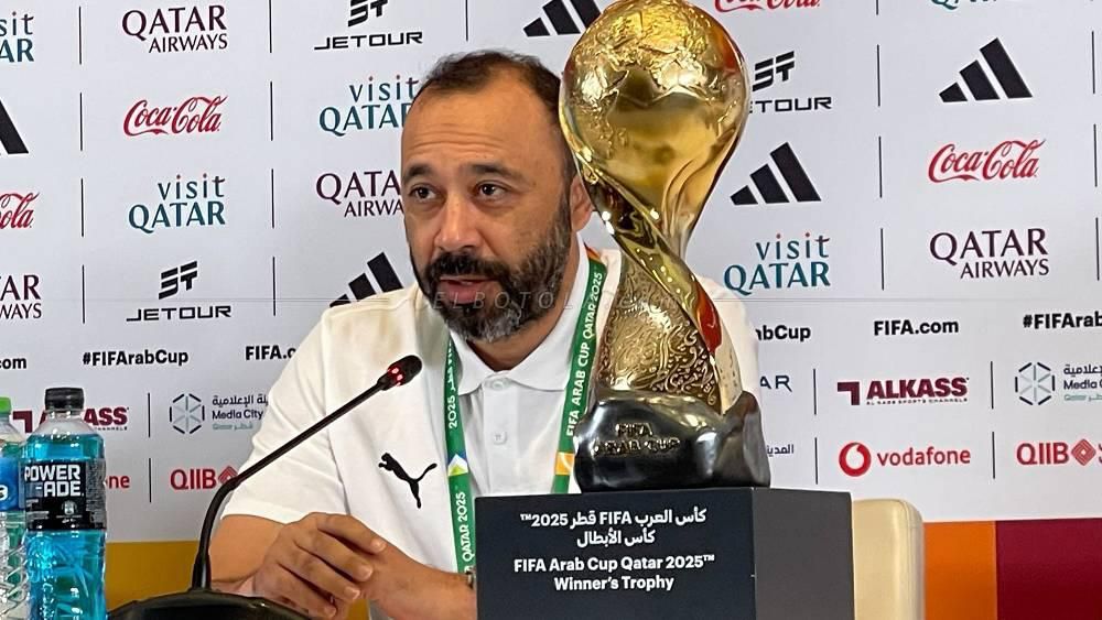 سكيتيوي طباخ ماهر يفوز مع المنتخب بكأس العرب ويُعدّ أشهى الأطباق بما توفر من عناصر وتوابل