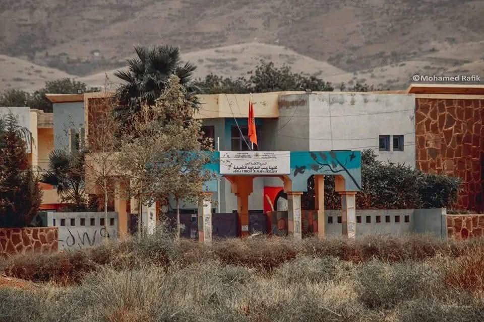 حرمان تلاميذ من حصص الفرنسية لأزيد من شهرين بثانوية بجماعة أغمات يثير استياء الأسر